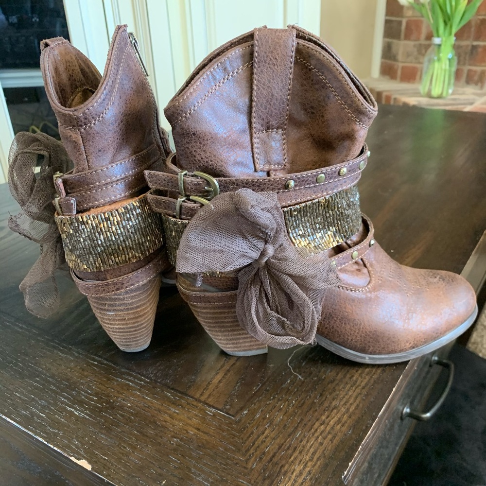 Ankle boots size 9
